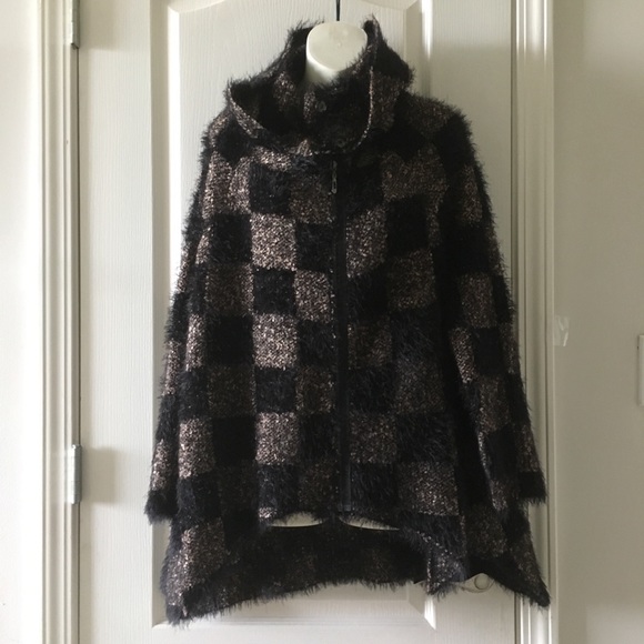 Simply Couture , SOFT,oversized poncho sweater size XL - Picture 3 of 11